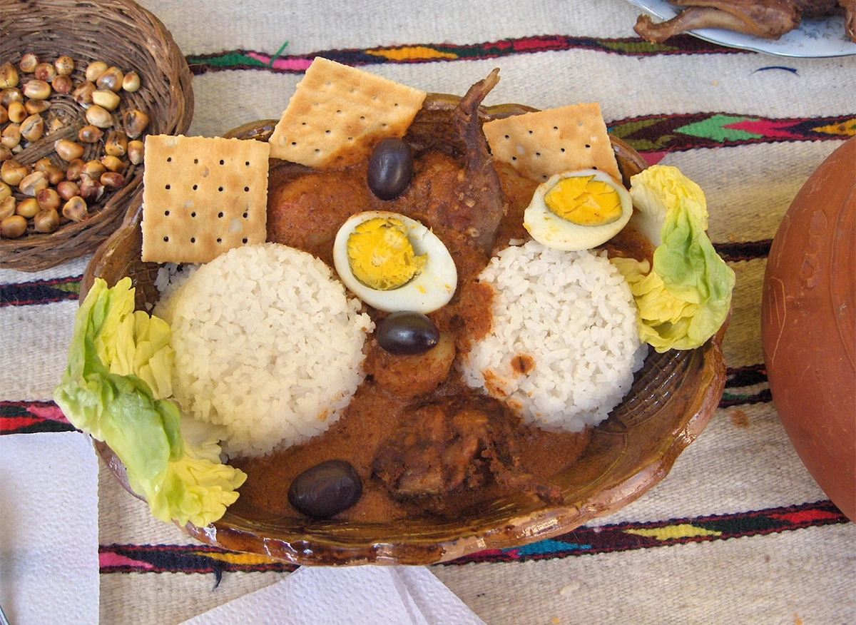 Recorre el Perú con sus platos bandera: aprende la receta en un minuto
